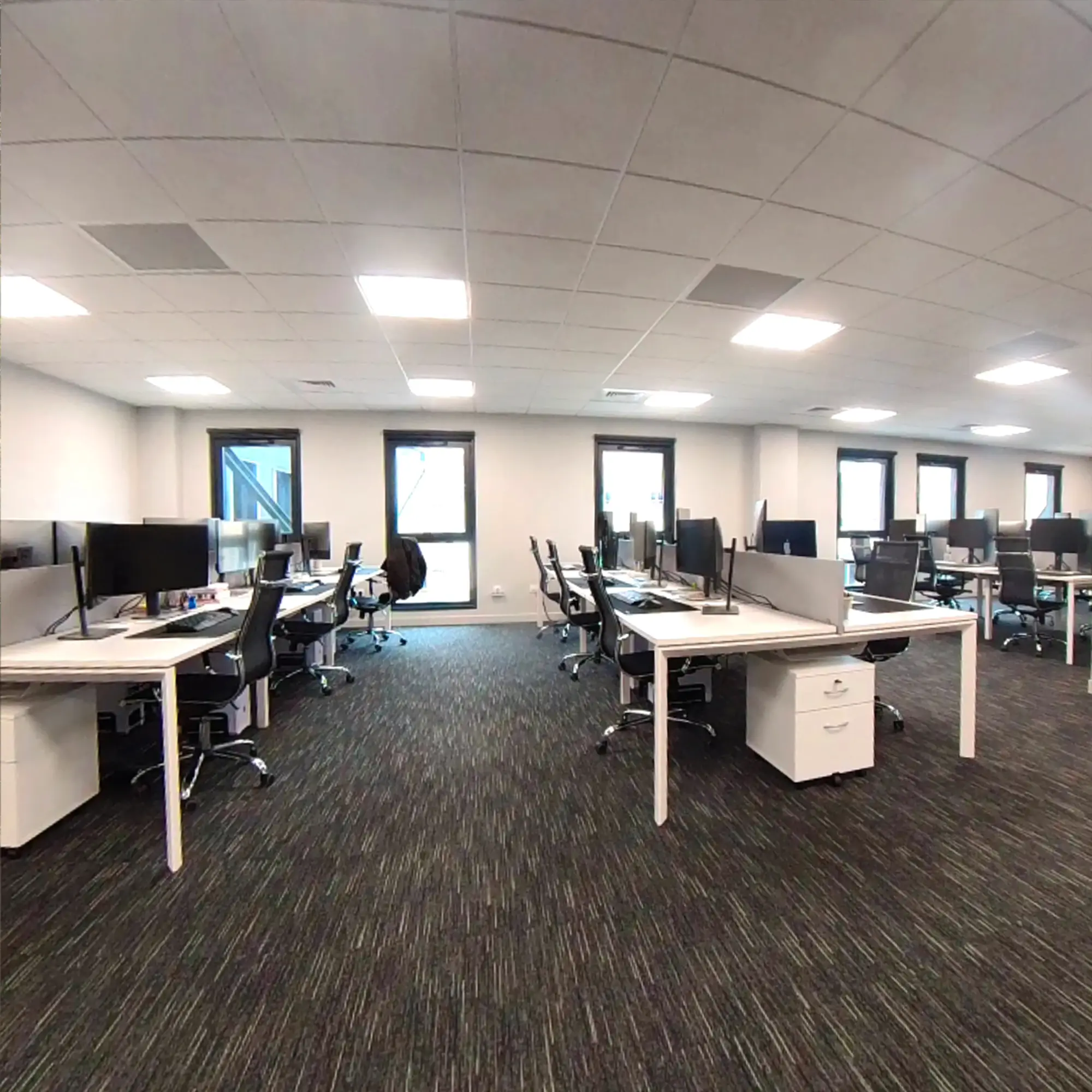 1000 m² of operational space